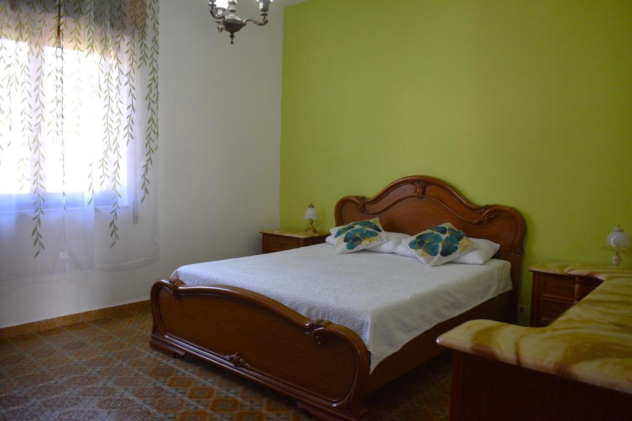 Casa Vacanze "Villa Severina" Iun R6166 R6692 Carbonia Exterior photo